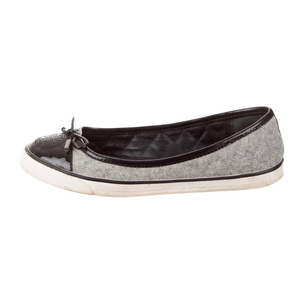 Tory Burch quilted felt Flats w/ logo size 6/6.5